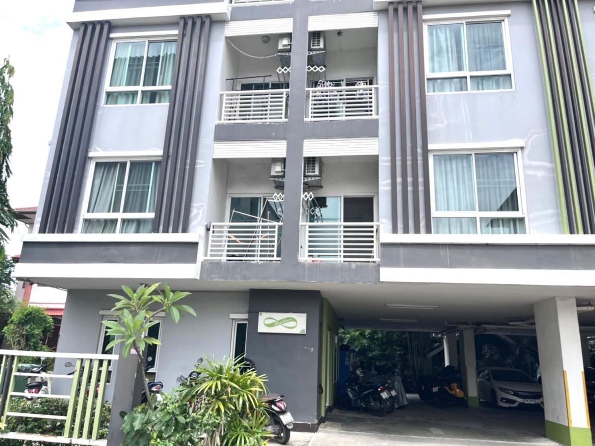 8 Residence Bangkok Exterior photo